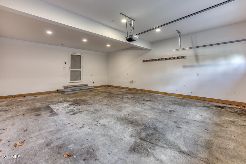Photo #49: 120 Hillview Court