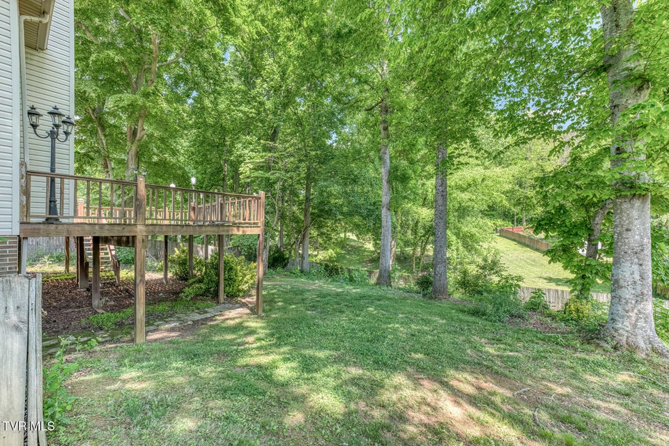 Photo #53: 120 Hillview Court