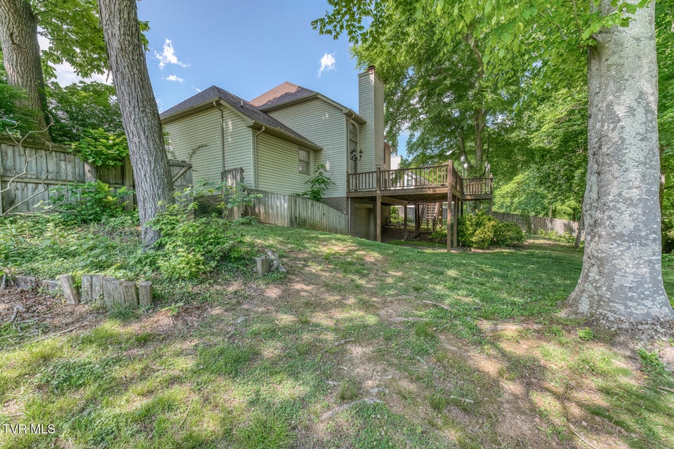 Photo #54: 120 Hillview Court