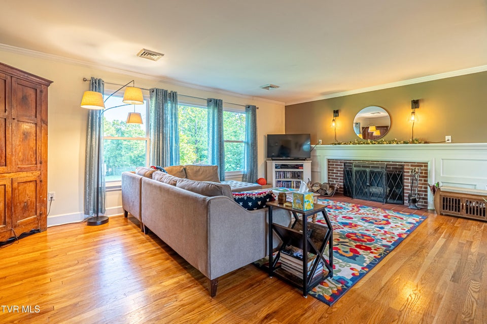 Photo #17: 190 Crestview Drive
