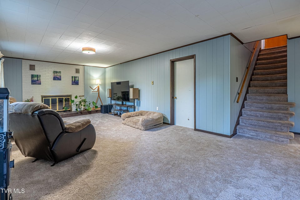 Photo #34: 190 Crestview Drive