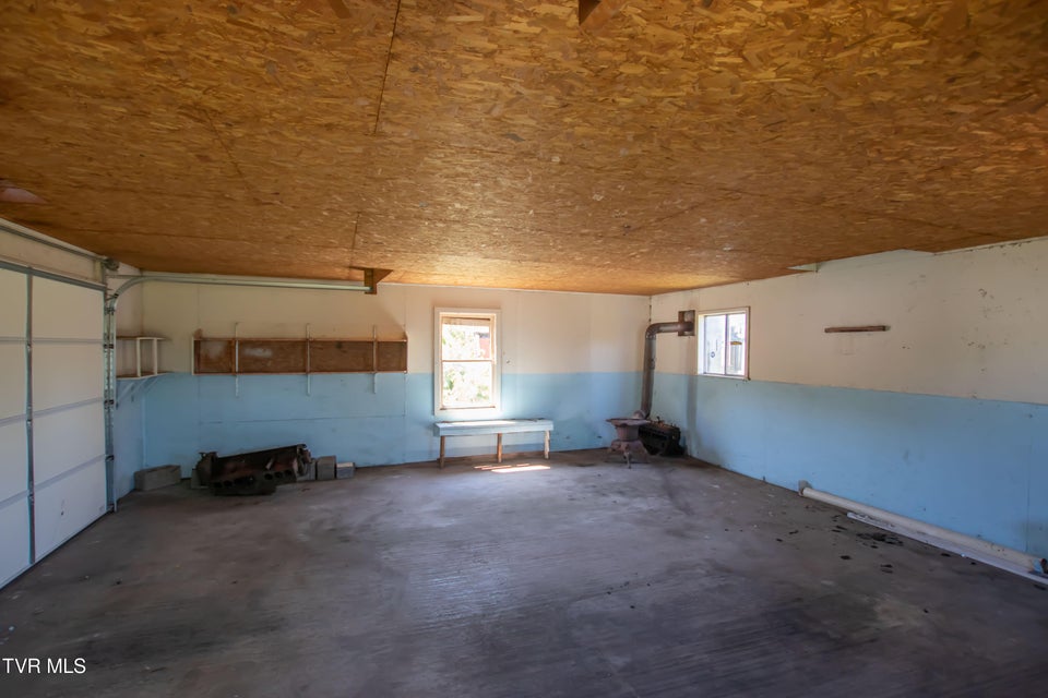 Photo #37: 1662 Carolina Avenue