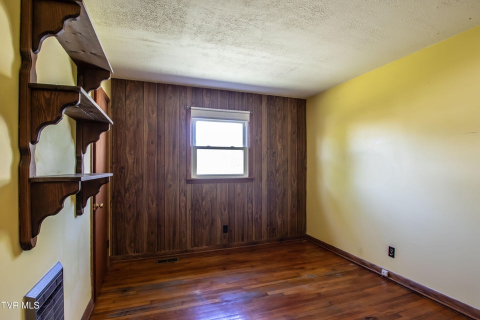 Photo #25: 1662 Carolina Avenue