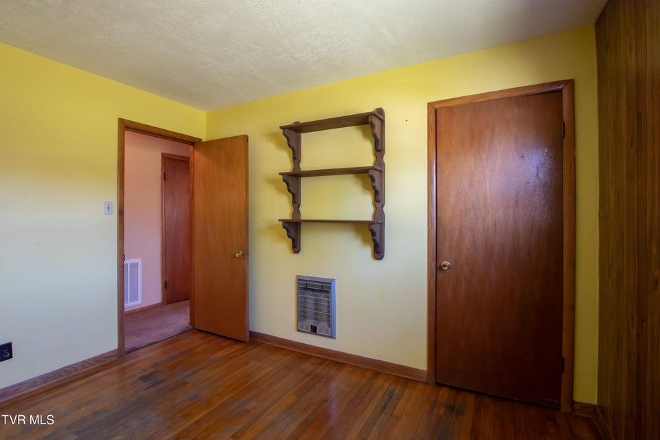 Photo #26: 1662 Carolina Avenue
