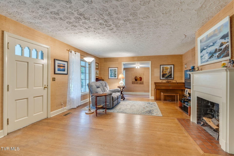 Photo #6: 706 Holston Avenue