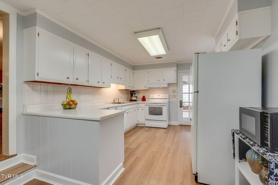 Photo #11: 706 Holston Avenue
