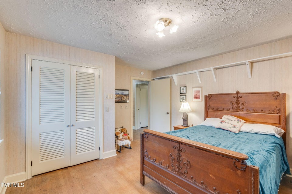 Photo #15: 706 Holston Avenue