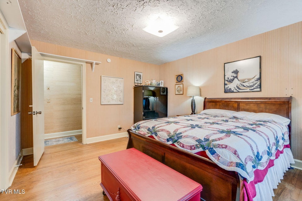 Photo #18: 706 Holston Avenue