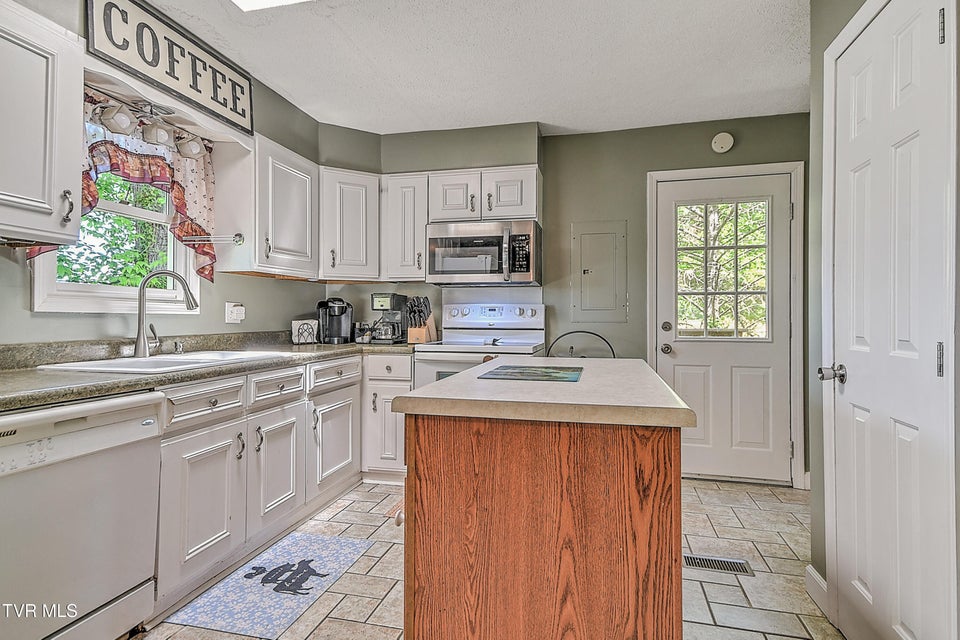 Photo #4: 1105 Quail Harbour Drive