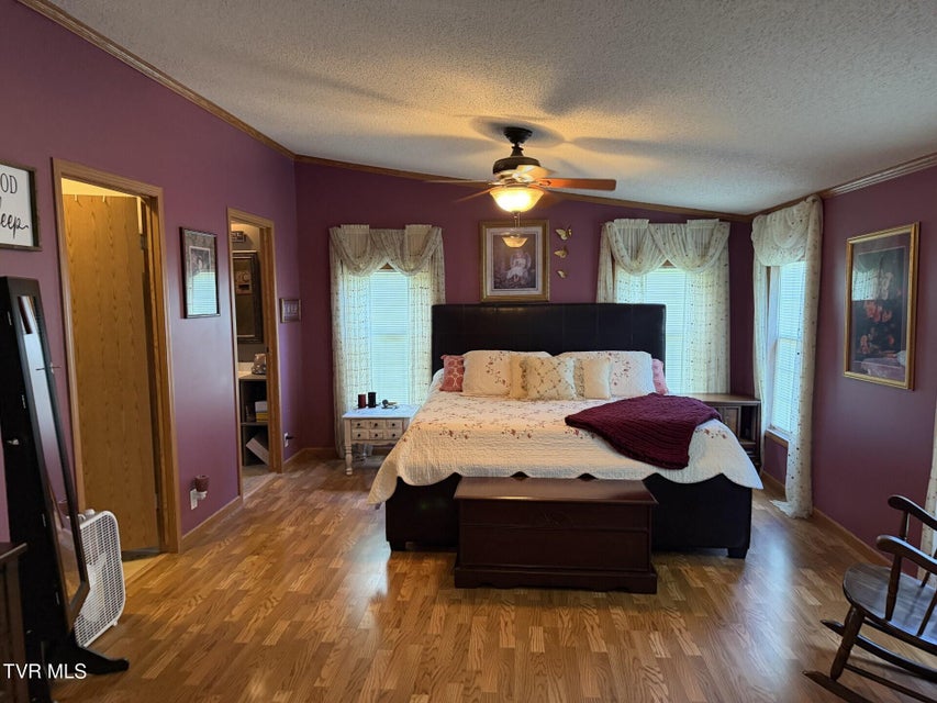 Photo #31: 6411 Yellow Poplar Street