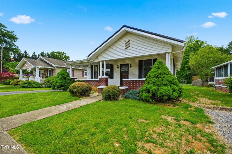 Photo #4: 518 Carolina Avenue