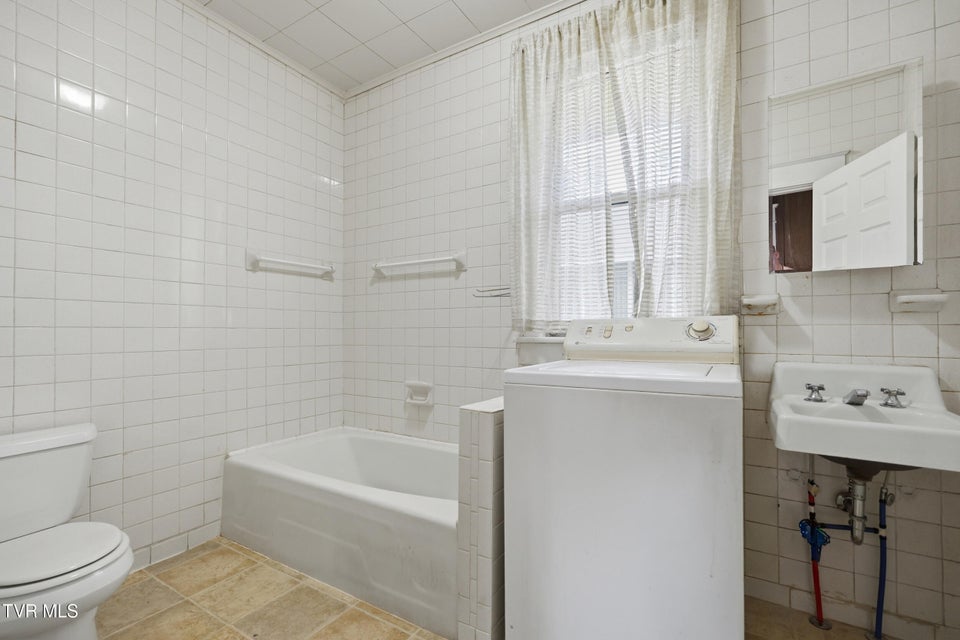 Photo #17: 518 Carolina Avenue