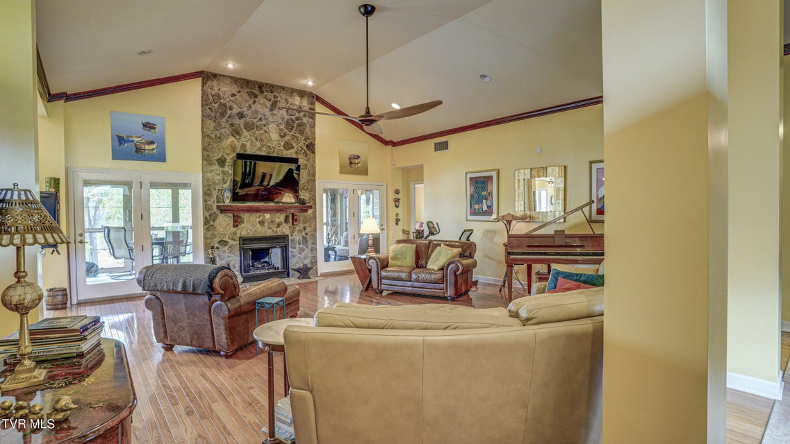 Photo #20: 212 Lake Meadow Drive