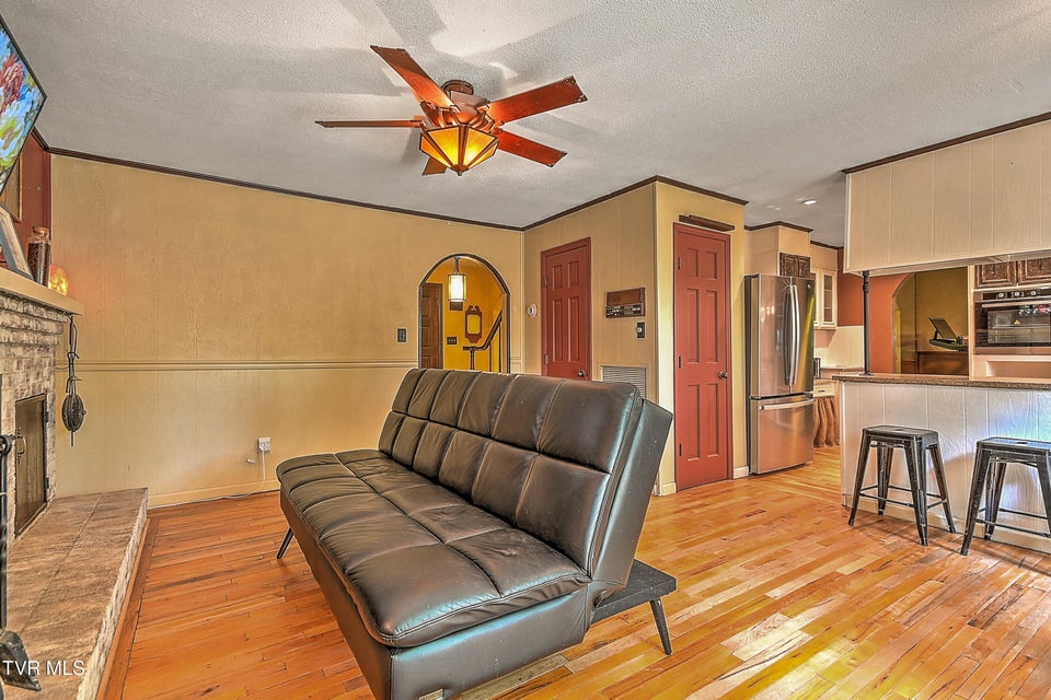 Photo #10: 15324 Monticello Drive