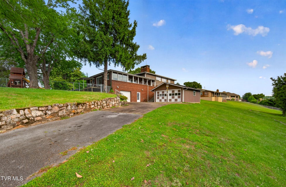 Photo #16: 236 Mountain Vista Drive