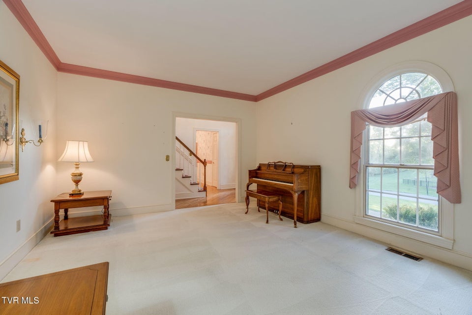 Photo #10: 1005 Huntington Court