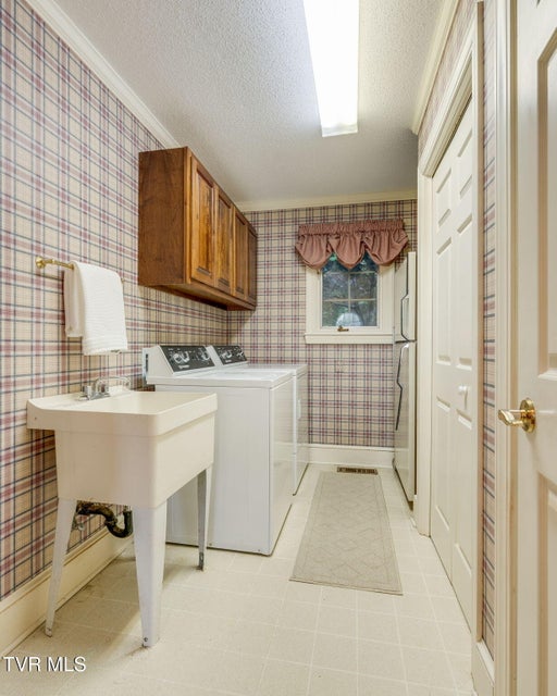 Photo #24: 1005 Huntington Court