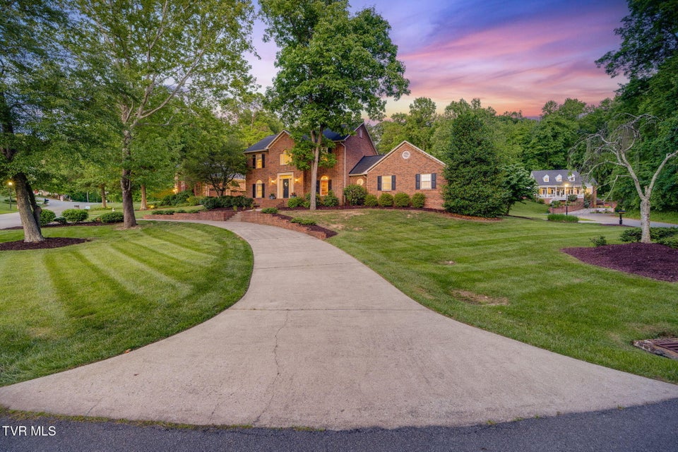 Photo #5: 1005 Huntington Court
