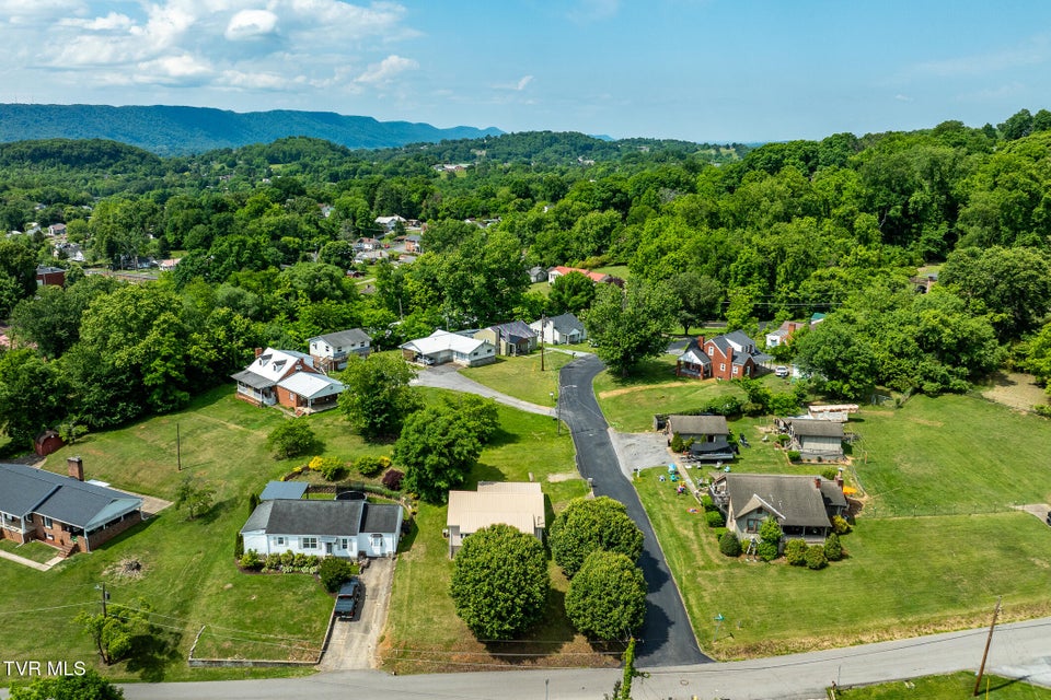 Photo #33: 1701 Highpoint Avenue