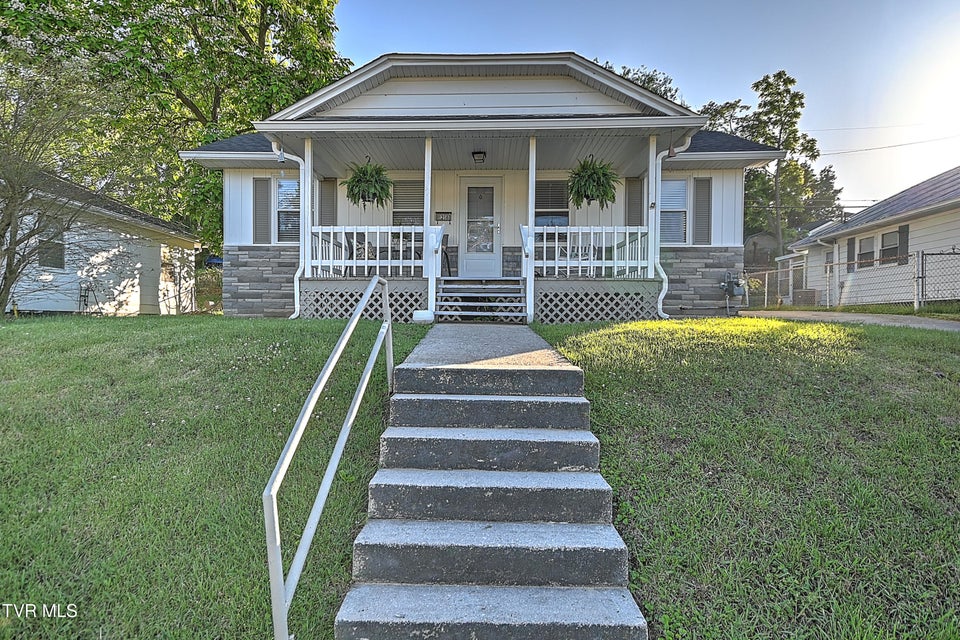 Photo #2: 1218 Sevier Avenue