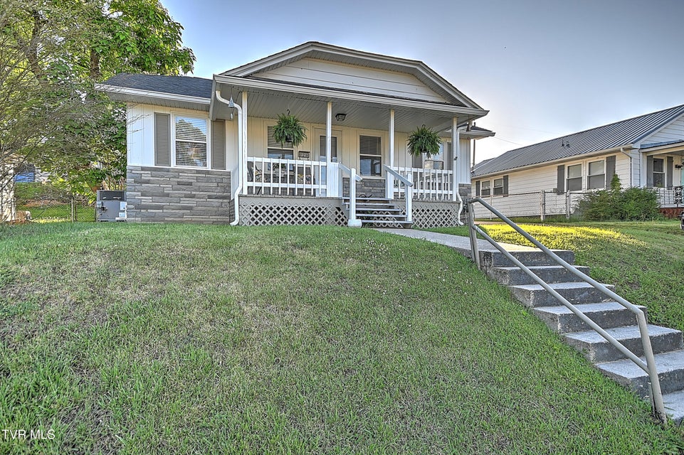 Photo #3: 1218 Sevier Avenue