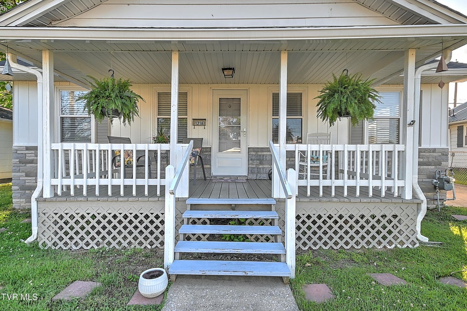 Photo #4: 1218 Sevier Avenue