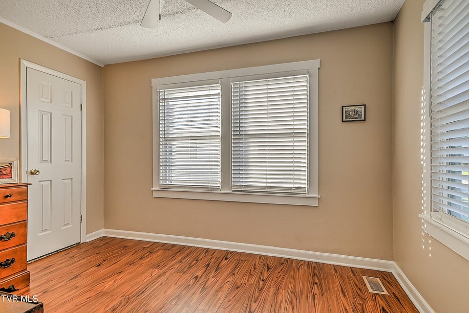 Photo #18: 1218 Sevier Avenue