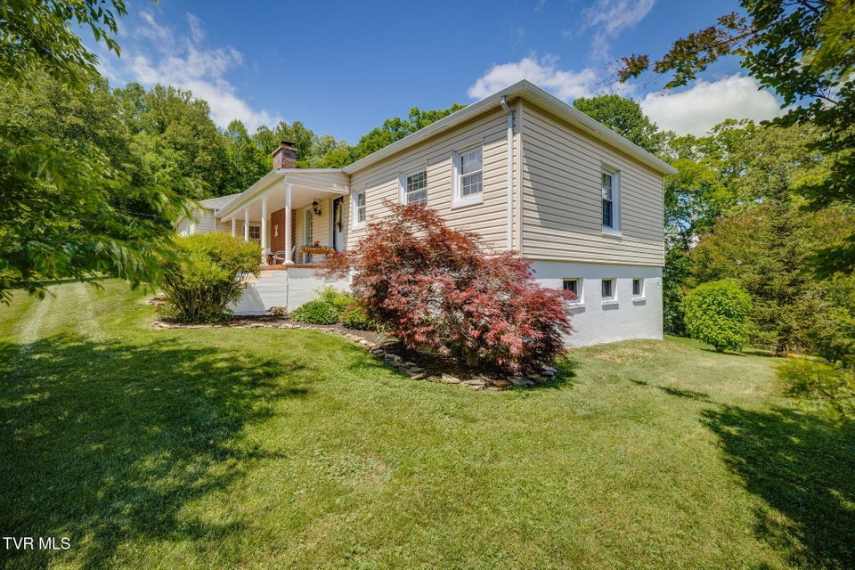 Photo #4: 3557 Crest Road