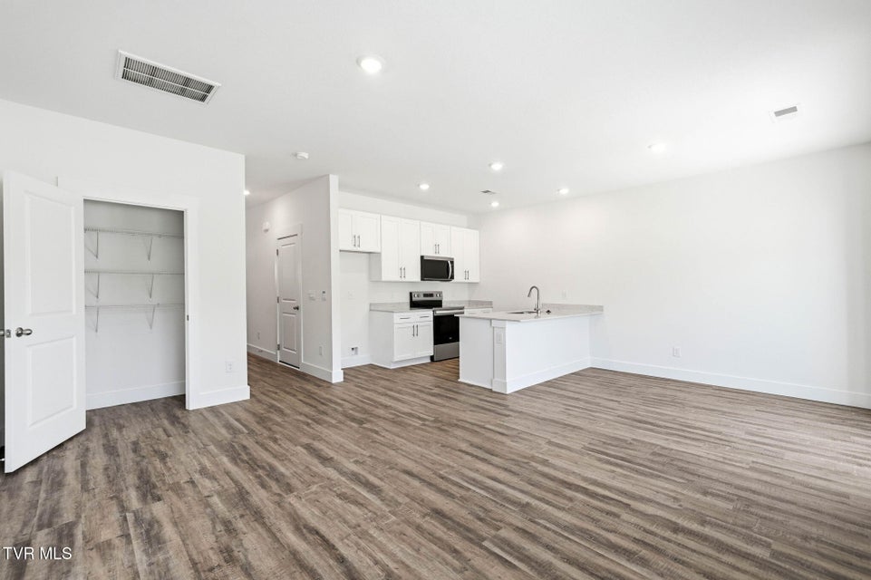 Photo #4: 1126 Wenna Way 