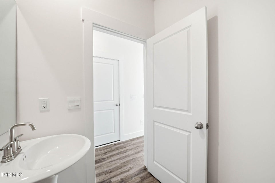 Photo #11: 1142 Wenna Way 