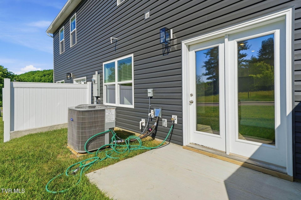Photo #28: 1142 Wenna Way 