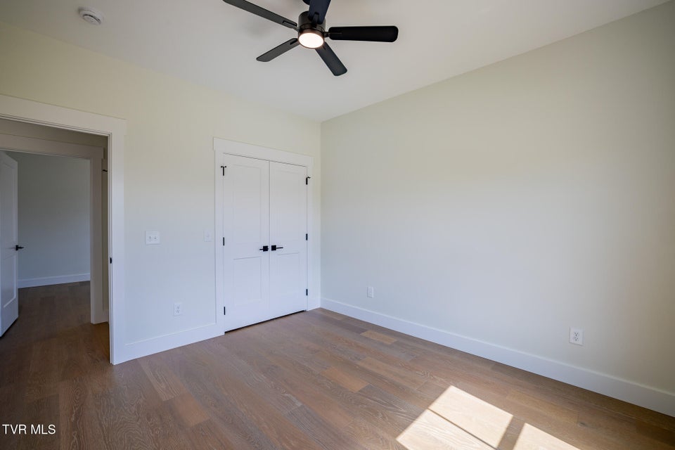 Photo #29: 54 Glaze Farm Way