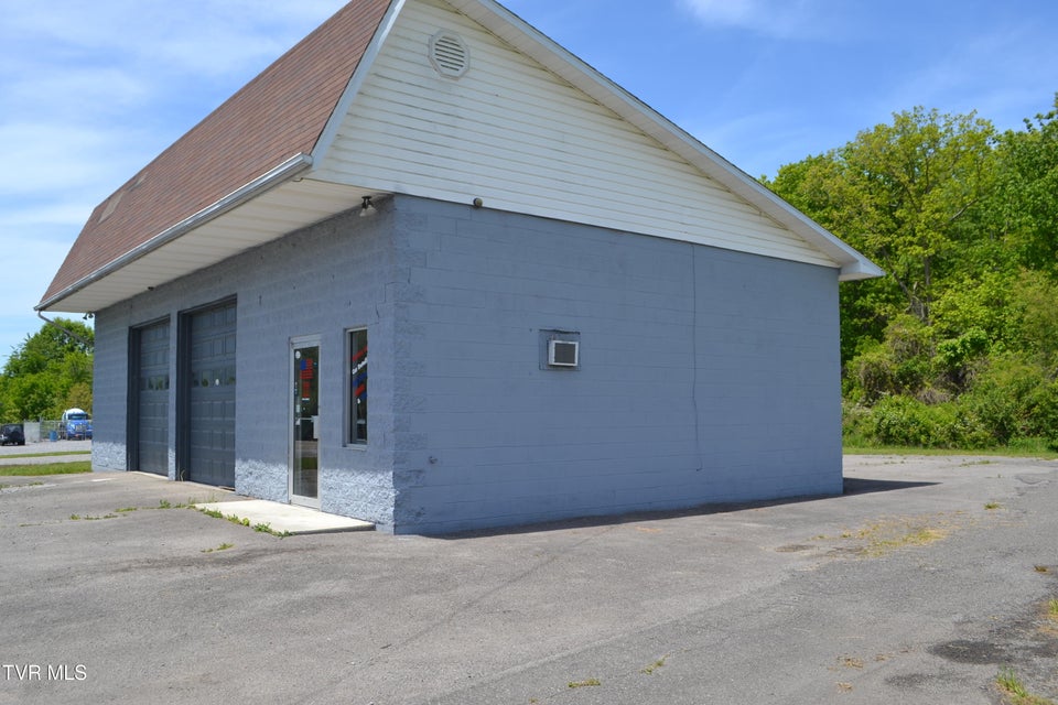 Photo #4: 118 Washington Road