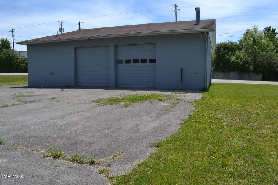 Photo #6: 118 Washington Road