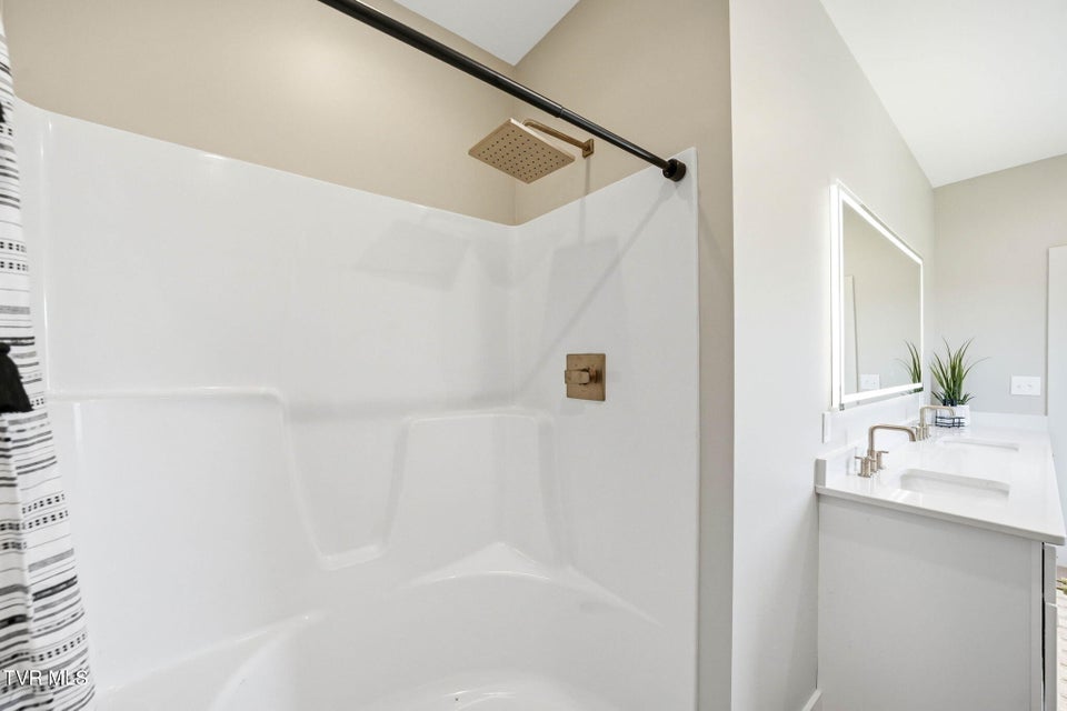 Photo #12: 441 Kilkenny Road