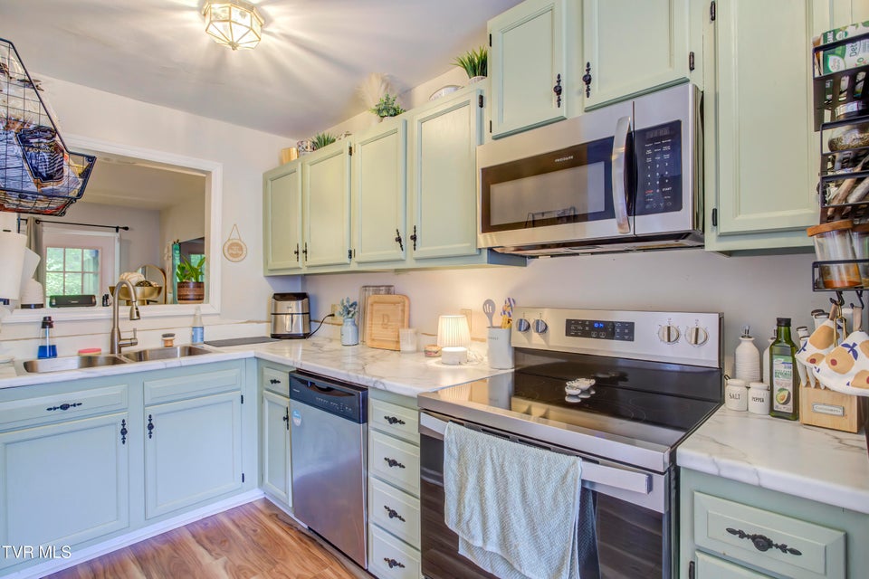 Photo #8: 200 Arrowhead Drive