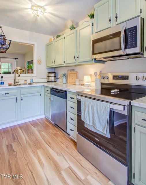Photo #9: 200 Arrowhead Drive