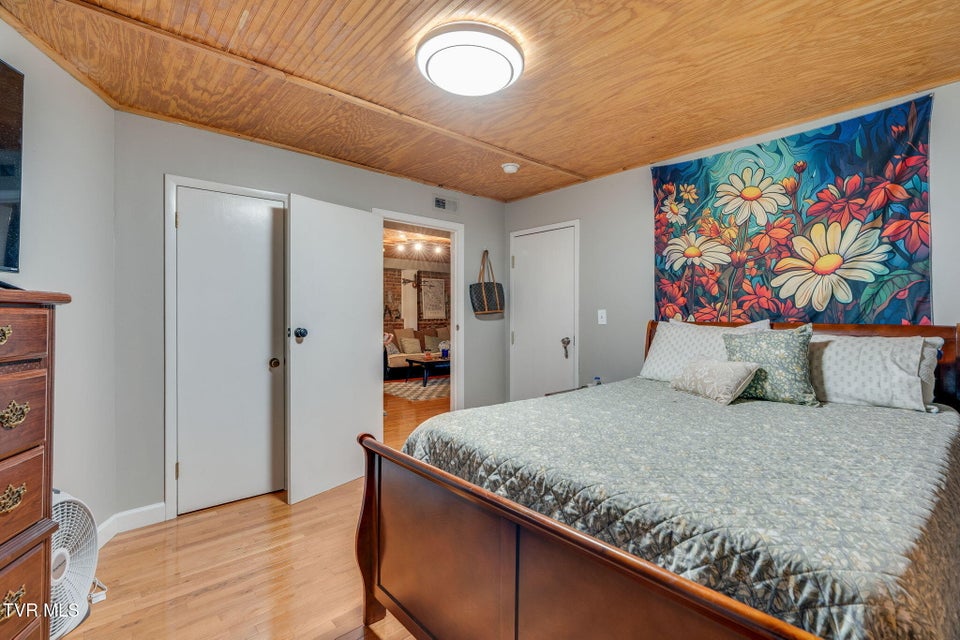 Photo #36: 308 Sullivan Street