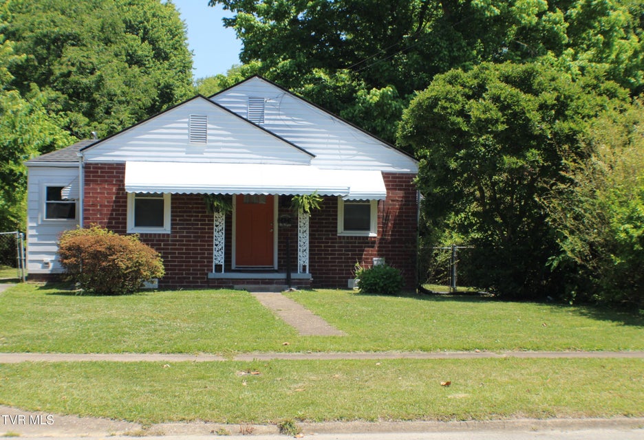 Photo #32: 2032 Sherwood Road