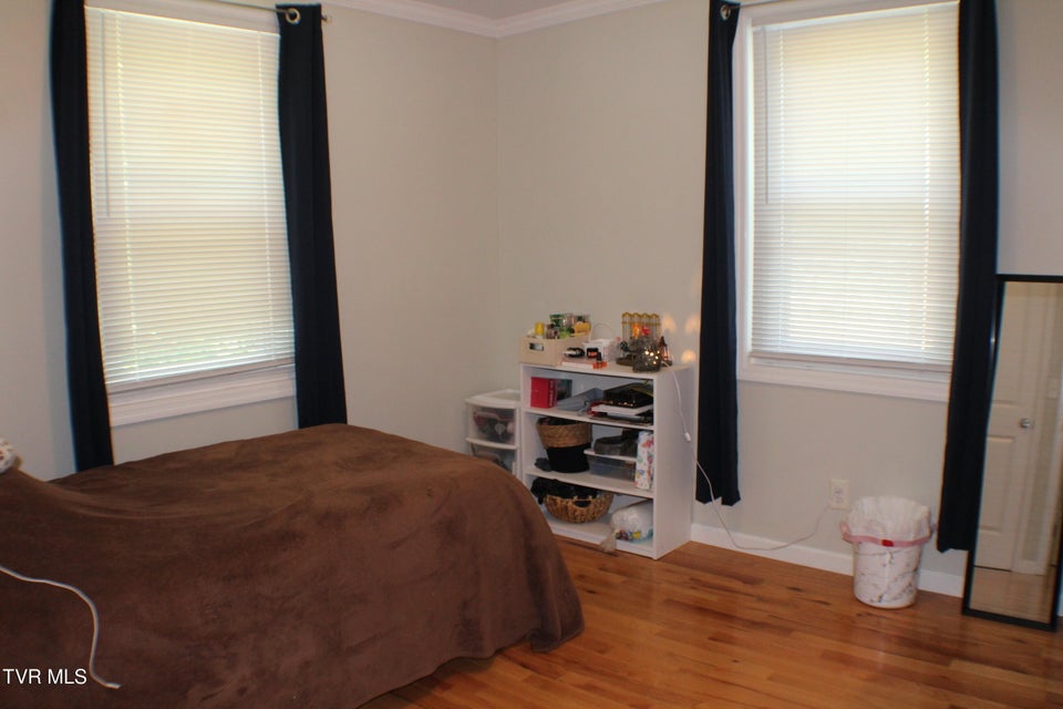 Photo #17: 2032 Sherwood Road