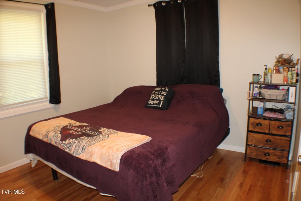 Photo #18: 2032 Sherwood Road