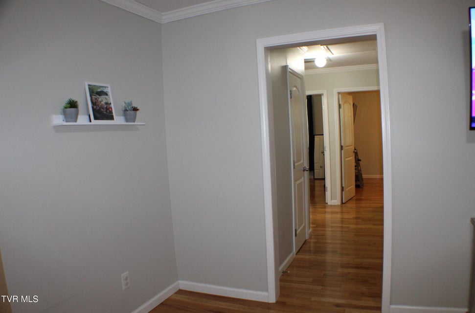Photo #14: 2032 Sherwood Road