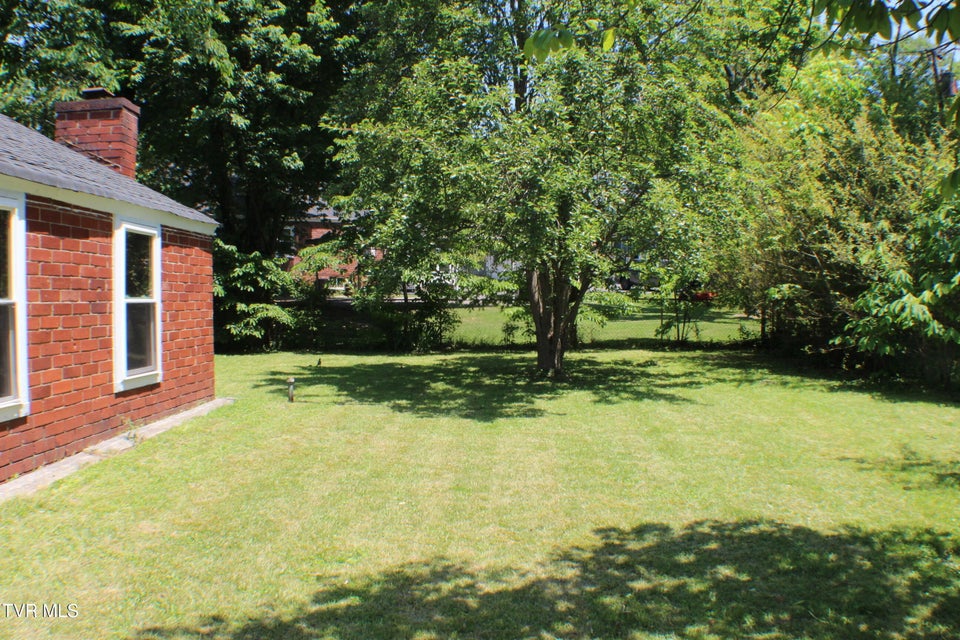 Photo #26: 2032 Sherwood Road