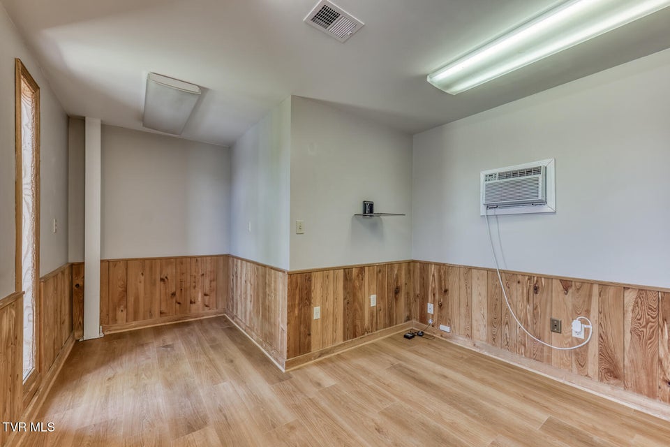 Photo #19: 309 Wesley Street