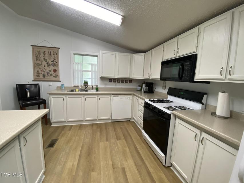 Photo #27: 21570 Alvarado Road