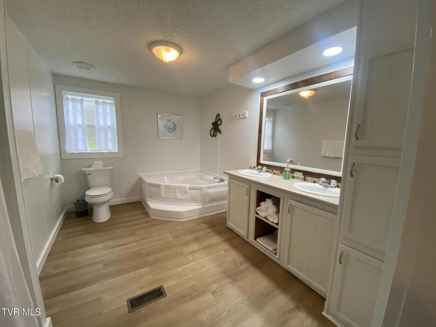 Photo #28: 21570 Alvarado Road
