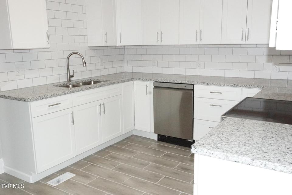 Photo #8: 460 Park Street