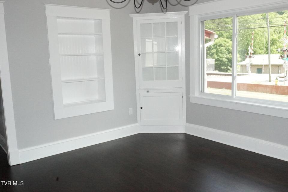 Photo #15: 460 Park Street