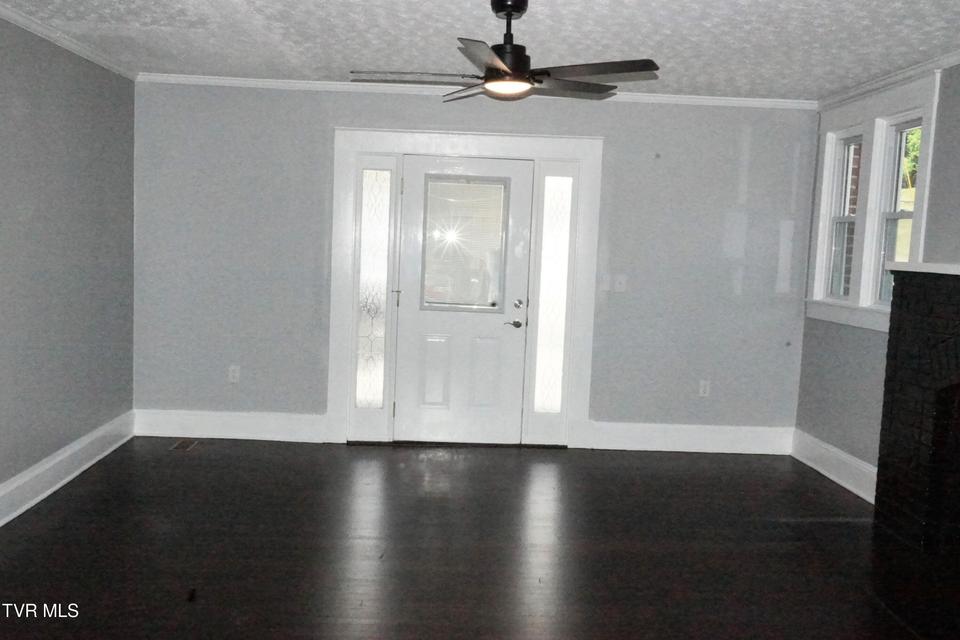 Photo #18: 460 Park Street