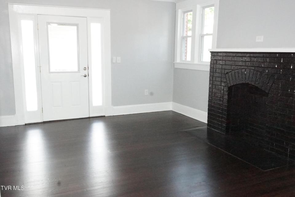 Photo #19: 460 Park Street